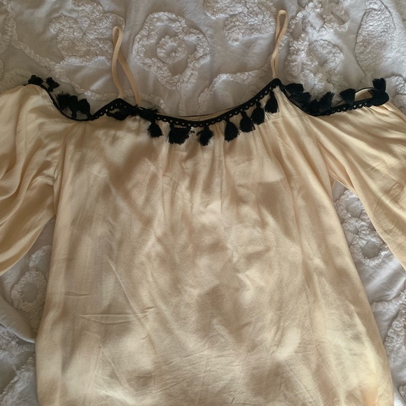 Tassel Top - Picture 2 of 2